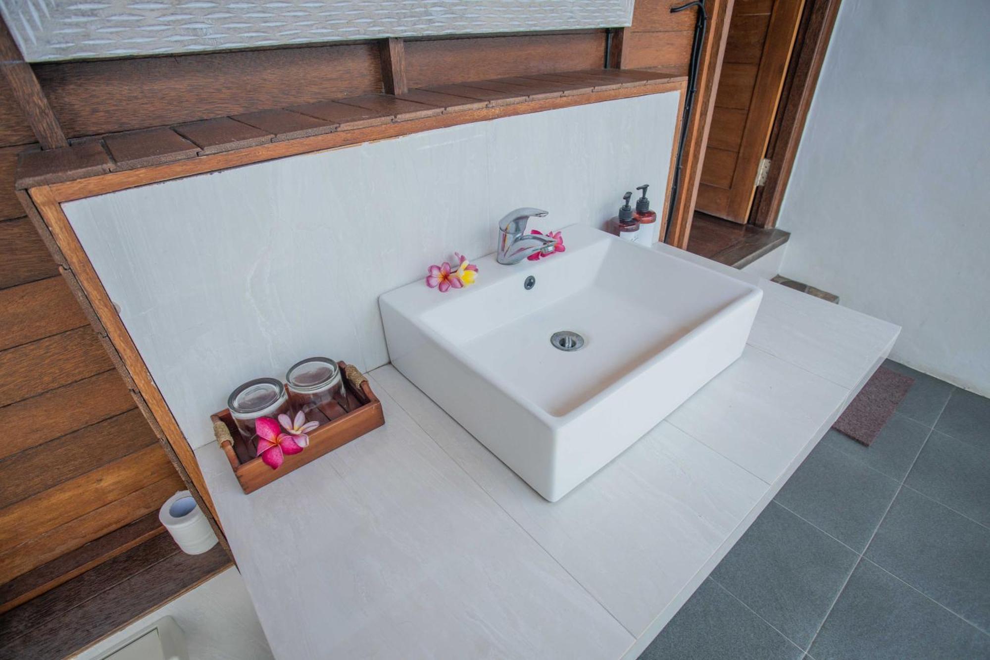 Lembongan Mantra Huts 4* Nusa Lembongan